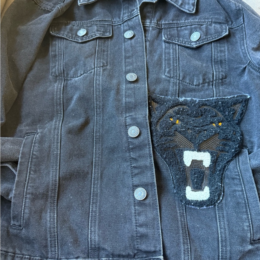 Victorious Jeans Men’s Black Denim Jacket with Custom Patches — Size m